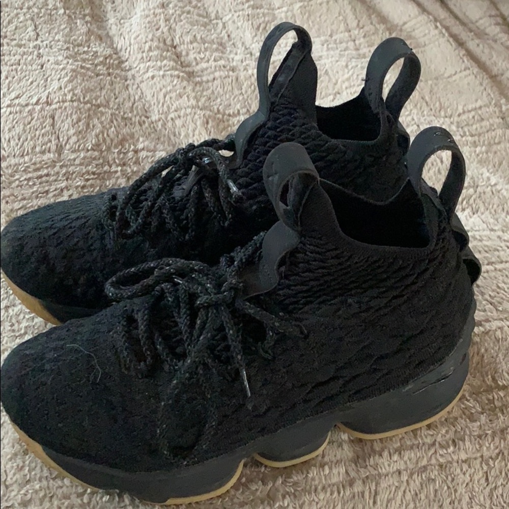 Boys - LeBron 15 GS 'Black Gum' - Picture 4 of 5